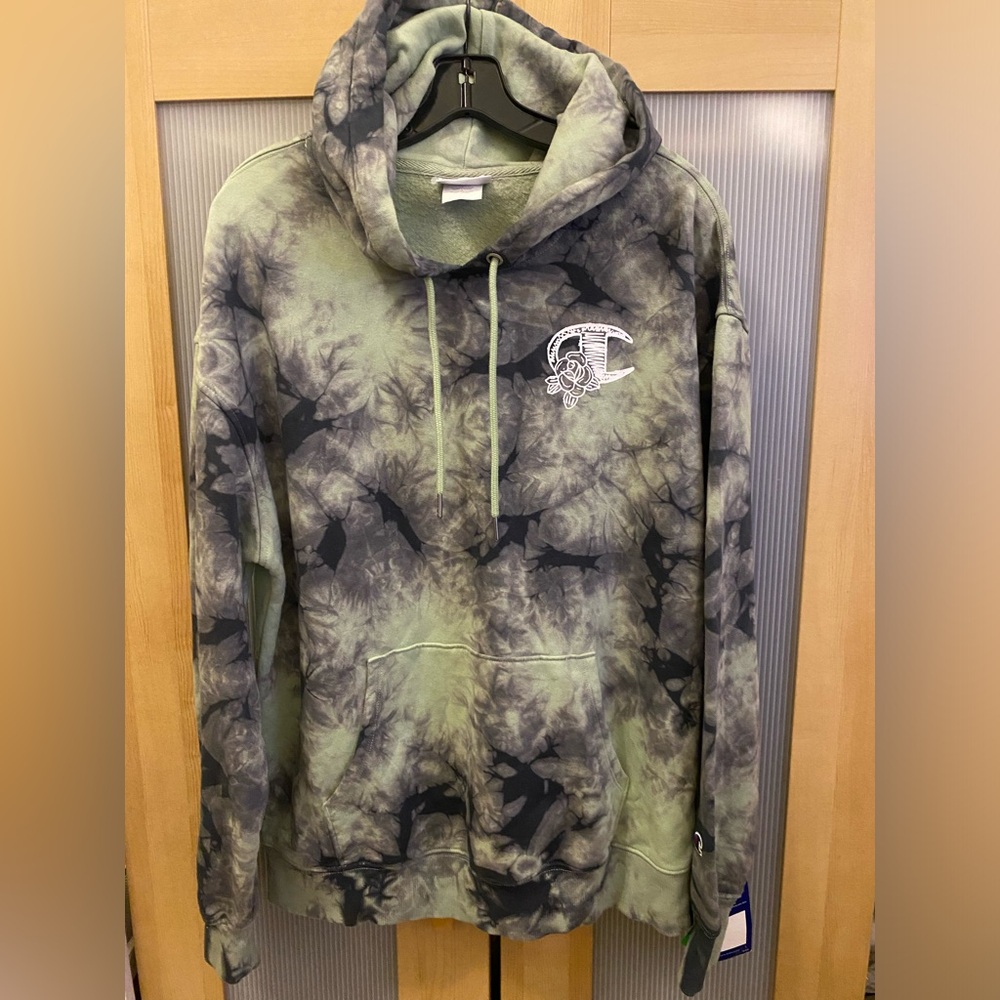 Champion tie dye hooded sweatshirt Size Large NWT